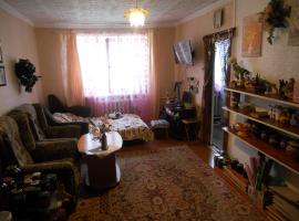 просторная 18.9 кв. м. зал, 10.2 кв. м. спальня. Кухня — 5.2 кв. м....