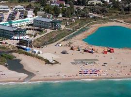 Продам апартаменты на берегу моря, возле Севастополя, в пансионате...