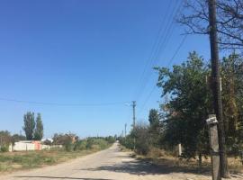 Продам два дома под снос на большом земельном участке по ул....