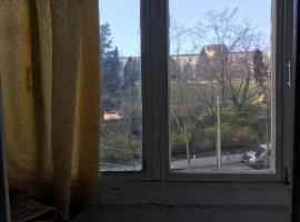 Продам уютную двухкомнатную квартиру на ул.Дмитрия Ульяова. Дом...