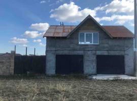 Продается земельный участок вместе с находящимися на нем строениями...