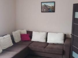 Продам 2-х  комнатную квартиру на средней   Матэ Залки, дом 15 а,...