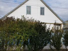 Продам два отдельных, жилых дома в городе Феодосия, по ул. Дружбы....